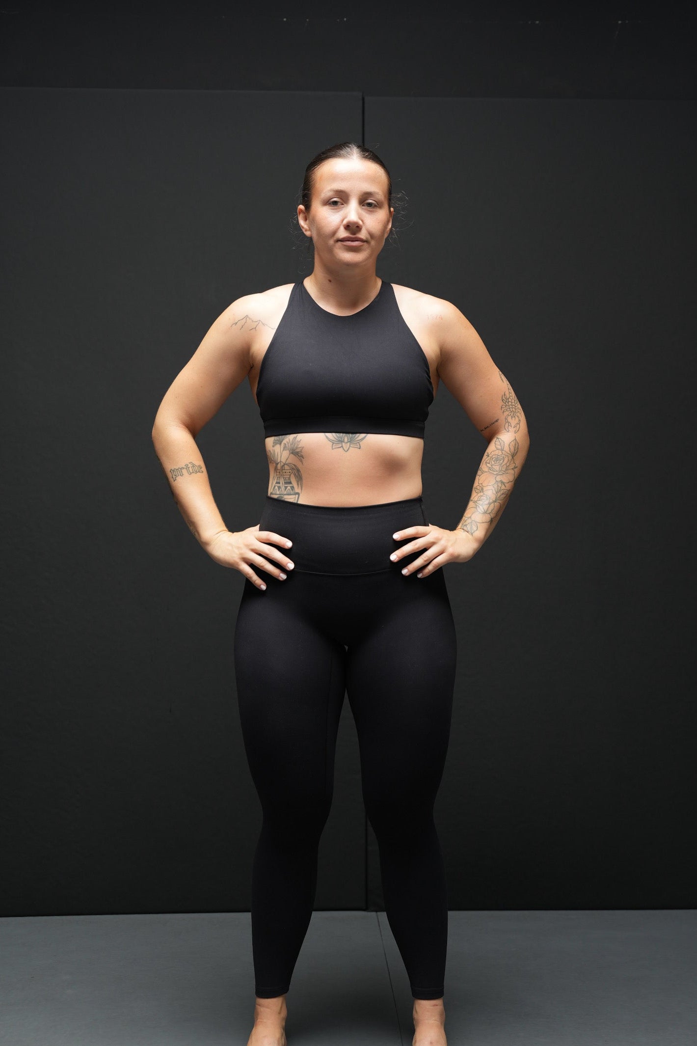 HYBRID HIGH NECK BRA - BLACK